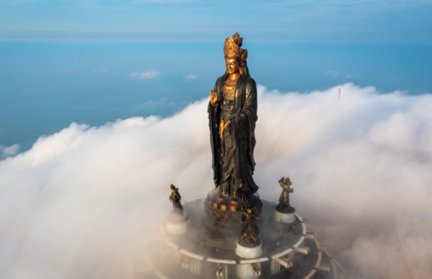 Avalokiteshvara Bodhisattva statue at Sun World Ba Den Mountain Tay Ninh – the tallest bronze Buddha on a mountaintop in Asia