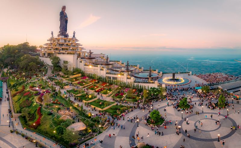 Avalokiteśvara Bodhisattva: Wonders on Ba Den Mountain in Tay Ninh