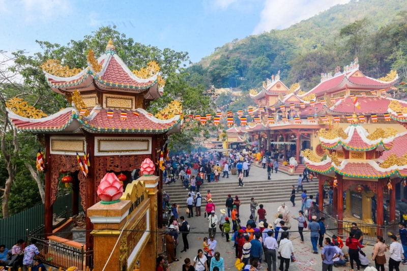 Visitors come to Ba Den Temple.