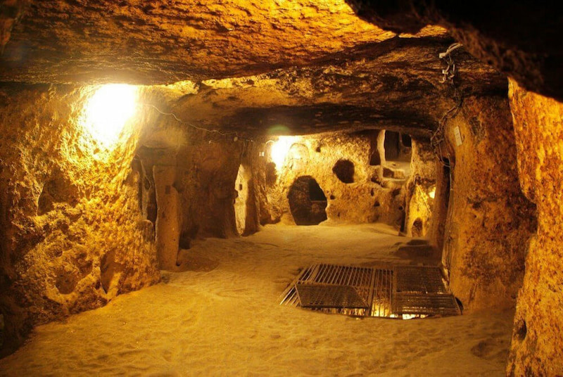 Inside Cu Chi Tunnels