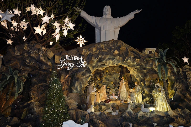 The peaceful Grotto of Our Lady 