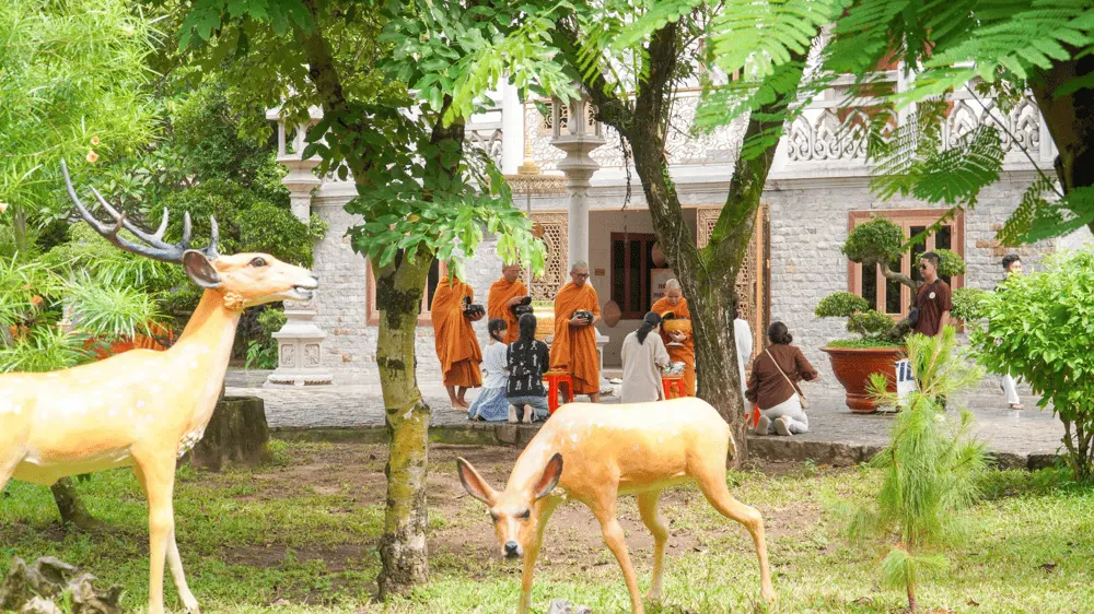 The sound of the wooden gong at the temple gate is serene