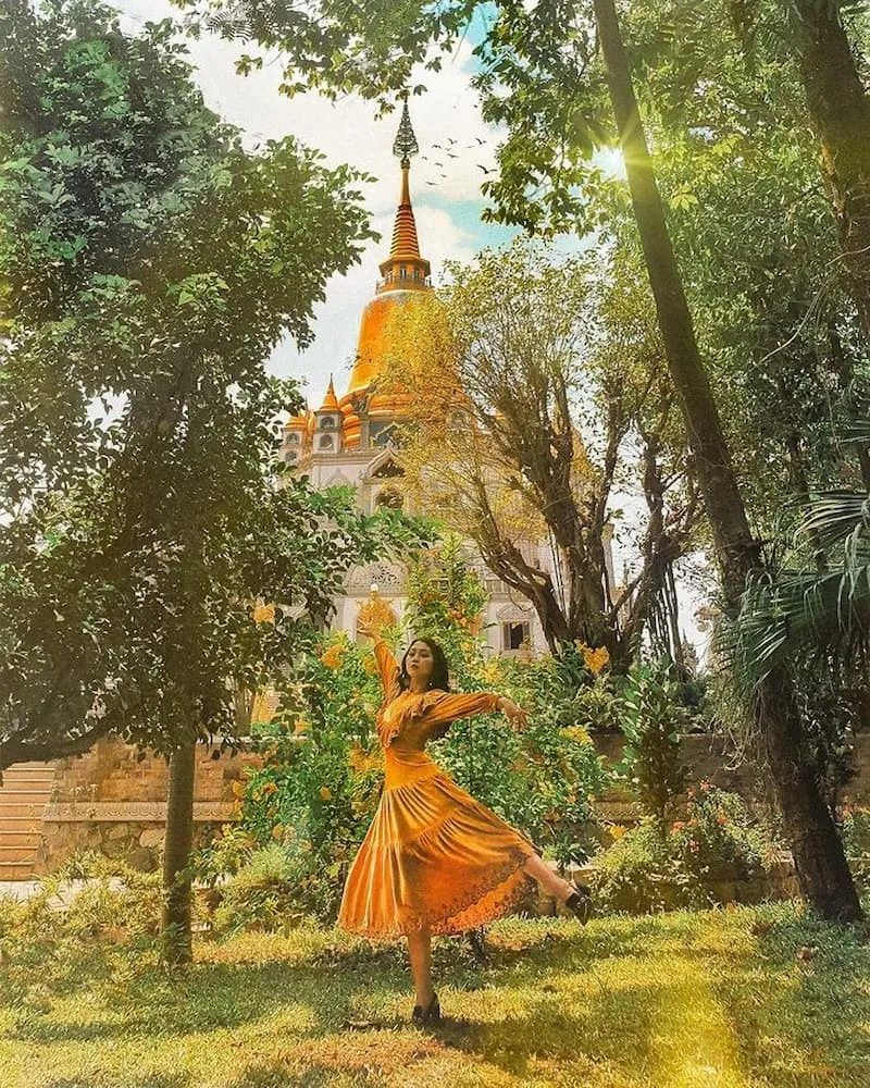 The scenery at Buu Long Pagoda is as beautiful as in Thailand