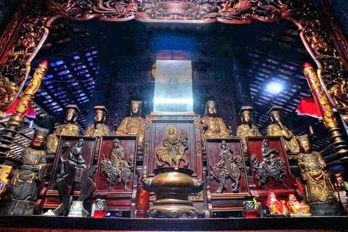 The ancestral altar behind the main hall is dedicated to the abbots, the Cundi Buddha,...
