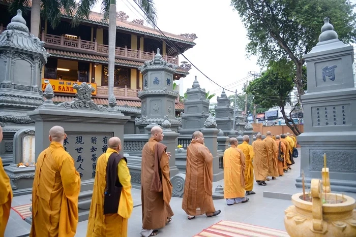 A solemn atmosphere at the temple gate
