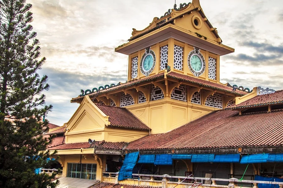 Binh Tay Market: A Historic Wholesale Market in Saigon’s Chinatown